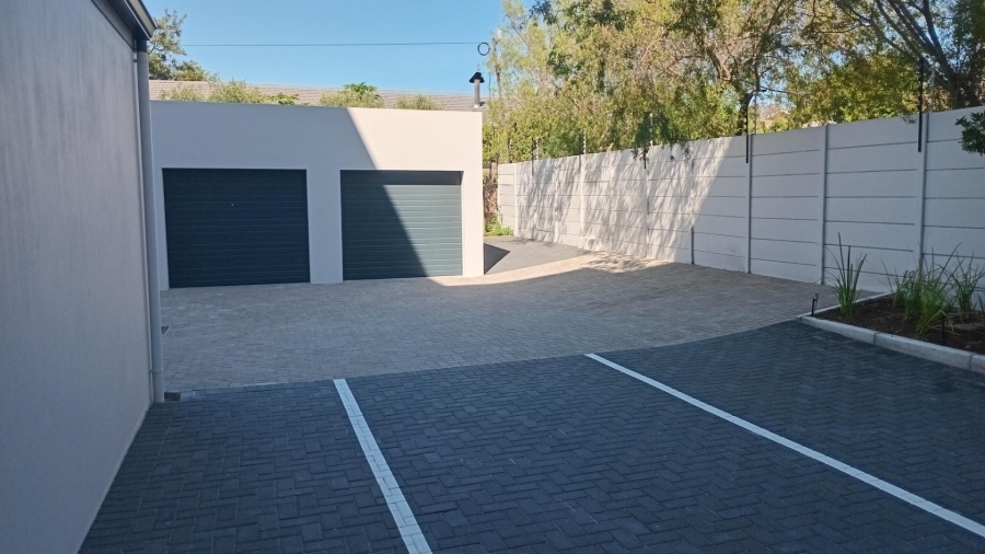 1 Bedroom Property for Sale in Table View Western Cape